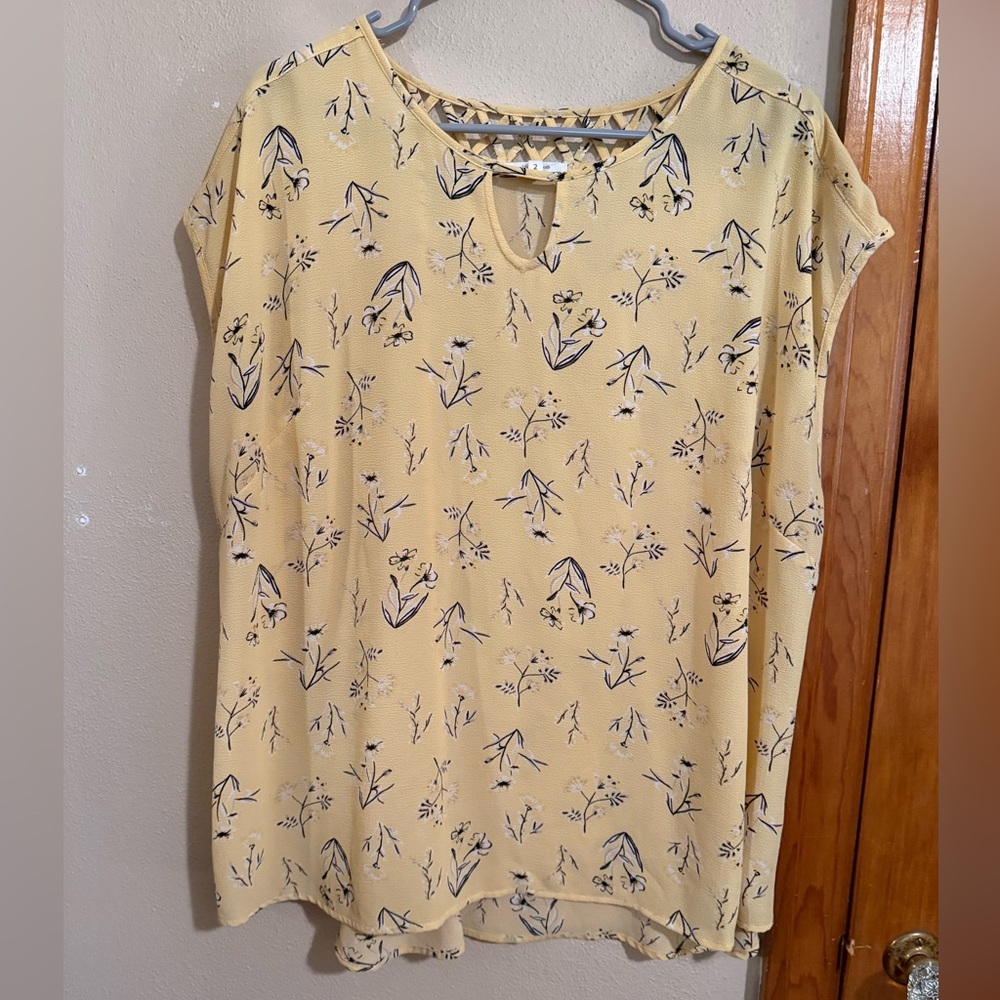 Maurice’s Top size 2